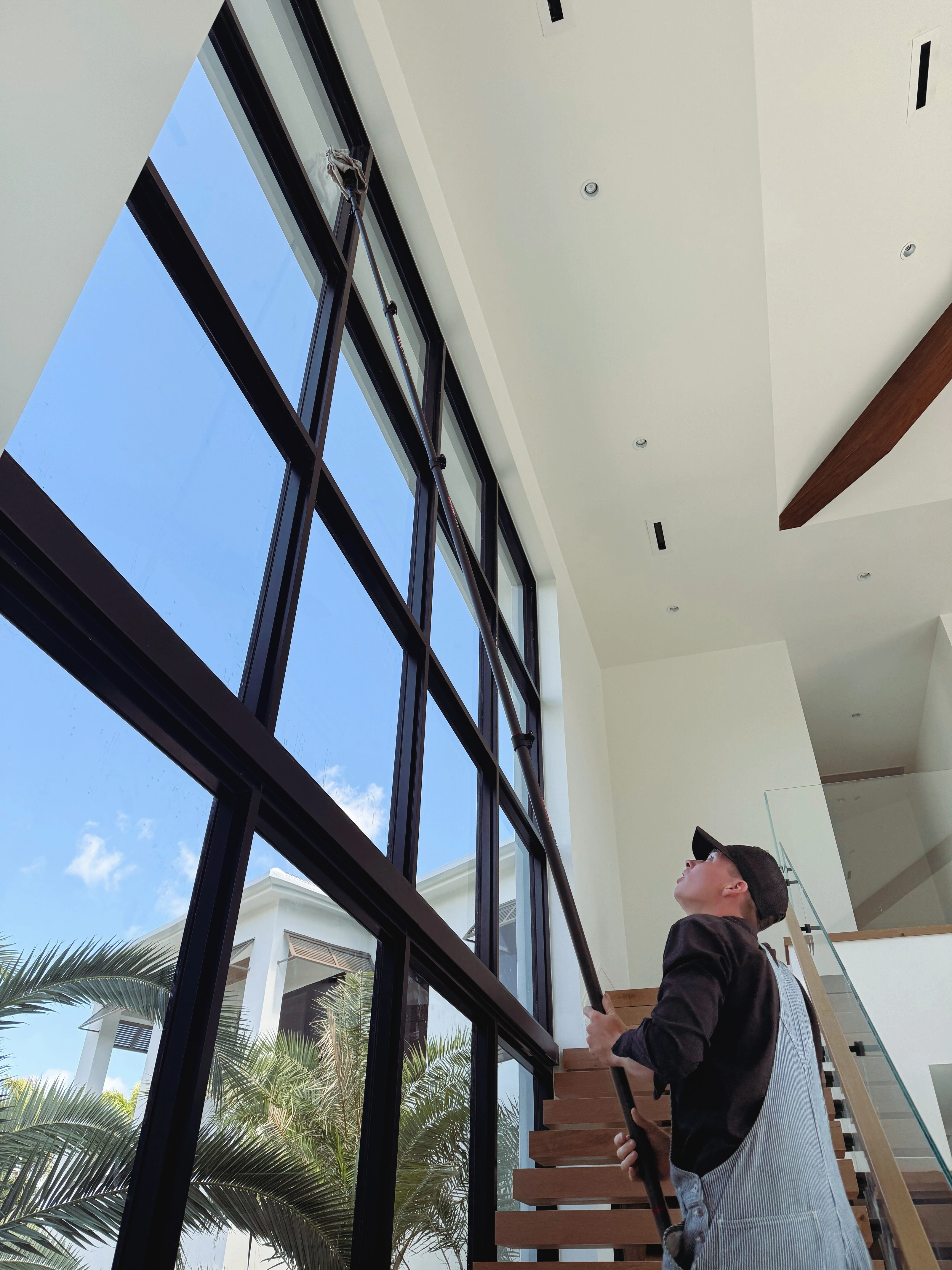 light fixture cleaning service in Lauderhill